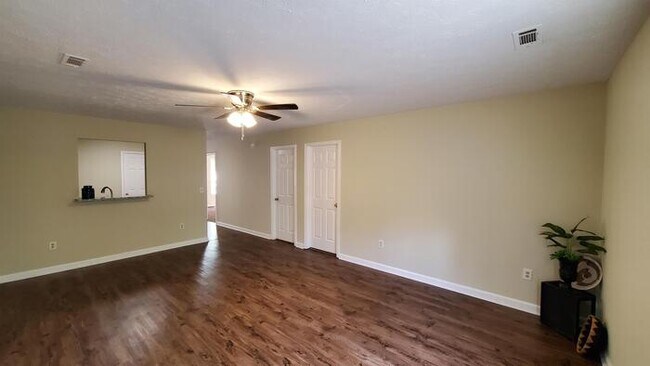 Building Photo - 1105 Micha Way
