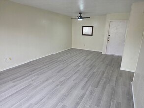 Building Photo - 3025 Walnut Bend Ln