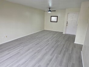 Building Photo - 3025 Walnut Bend Ln
