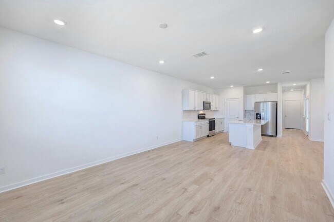 Building Photo - Modern Comfort in Avery Centre – Ready for You!