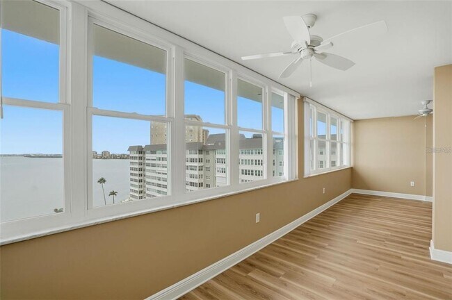 Foto del edificio - 5108 Brittany Dr S