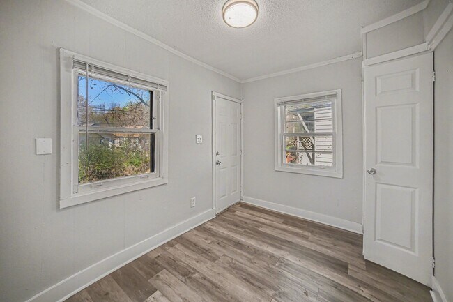 Foto del edificio - 2 Bed, One Bath House Near UMKC!