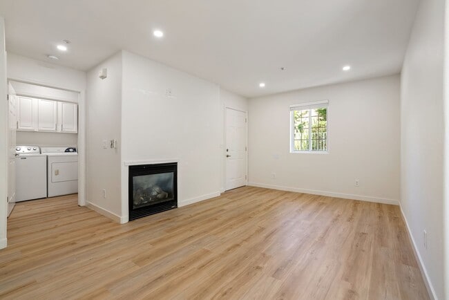 Building Photo - Newly renovated 1 bedroom 1 bath