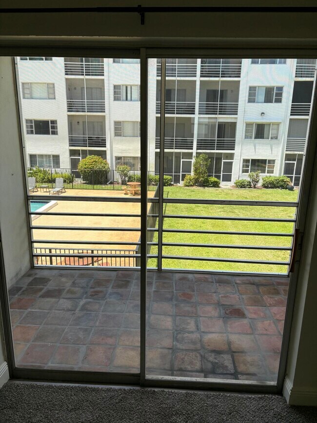 Building Photo - 4500 N Flagler Dr