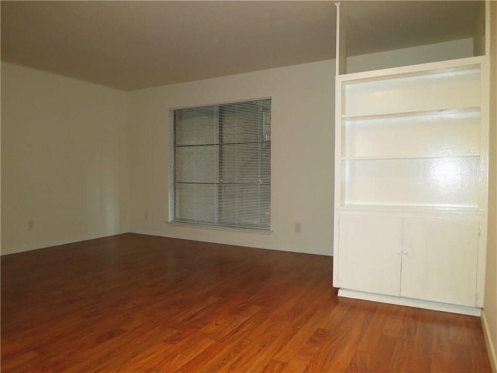 Primary Photo - 4107 Avondale Ave