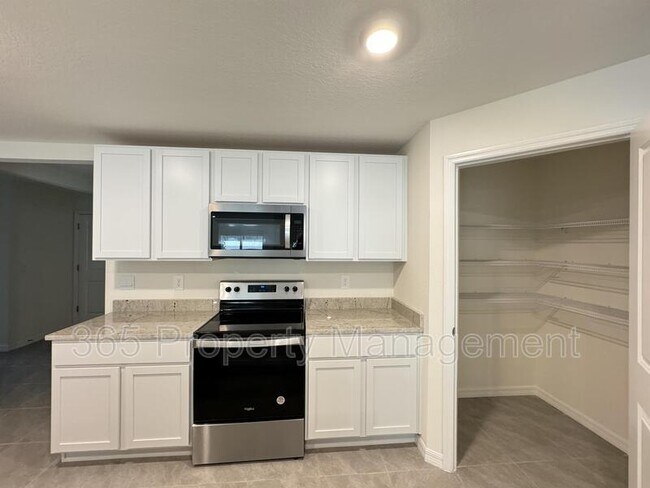 Building Photo - 11505 Timber Grv Ln
