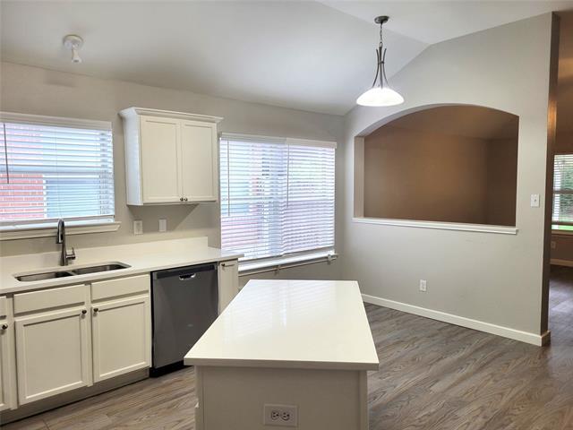 Building Photo - 800 Sequoia Dr
