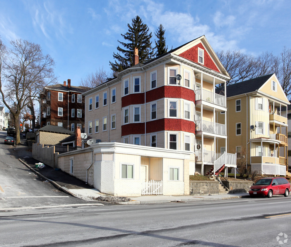 Building Photo - 199 Belmont St