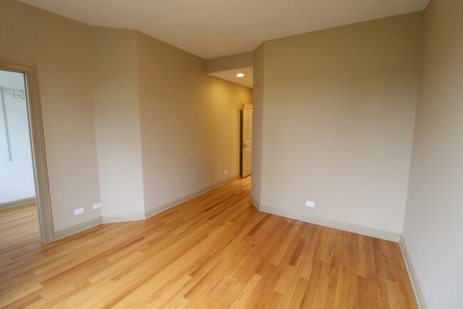 Foto del edificio - 4622 W Schubert Ave