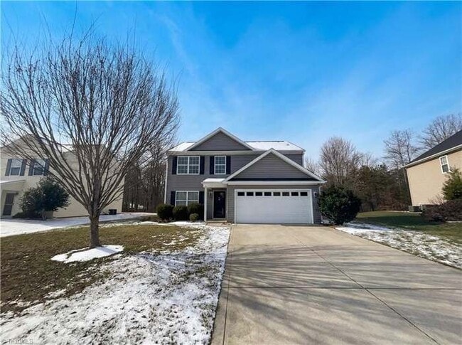 Building Photo - 2518 Macleod St