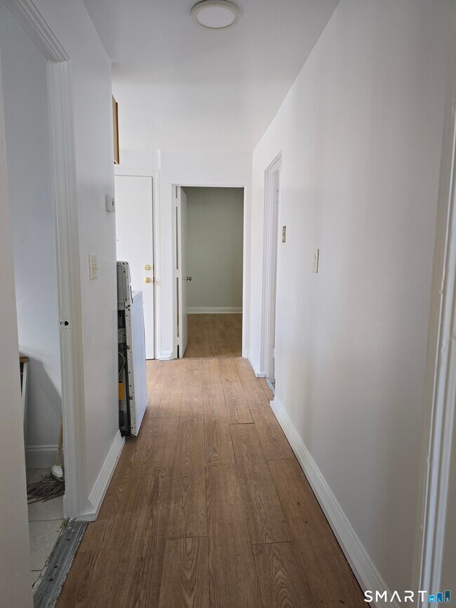 Building Photo - 233 Monroe St