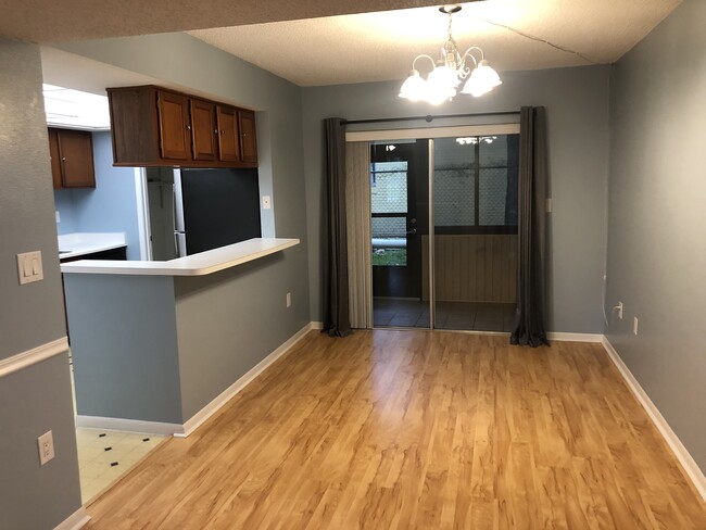 Foto del edificio - 1130 N Lake Parker Ave