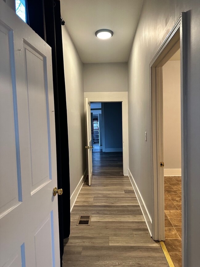 Foto del edificio - 1005 Charles St