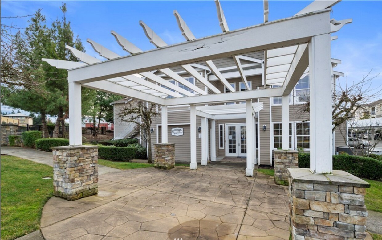 Primary Photo - Beautiful Waterford Crossing 2 bedroom Condo