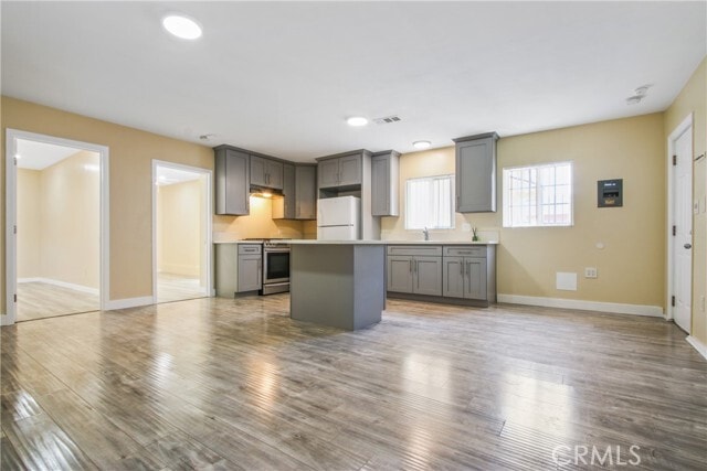Foto del edificio - 10529 S Truro Ave