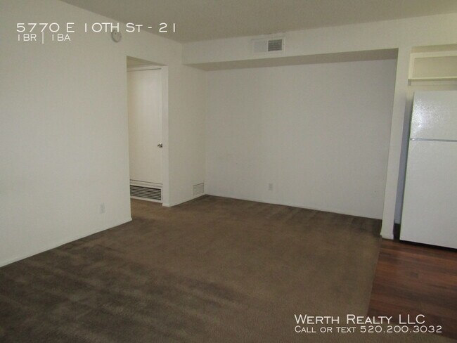 Building Photo - Close to Park Place Mall and MUCH More!