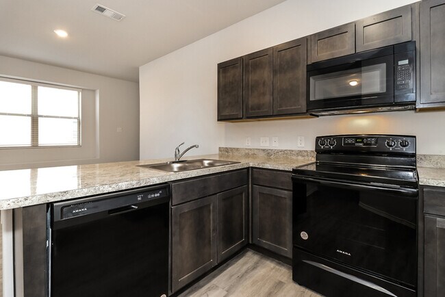 Foto del edificio - 5529 Eagle Point Dr