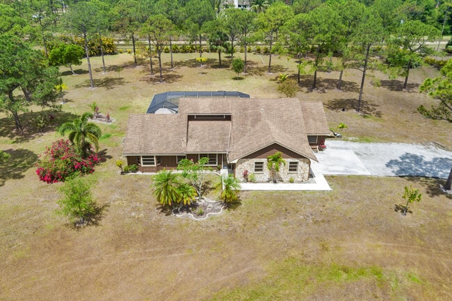Foto del edificio - 14087 Coco Plum Rd