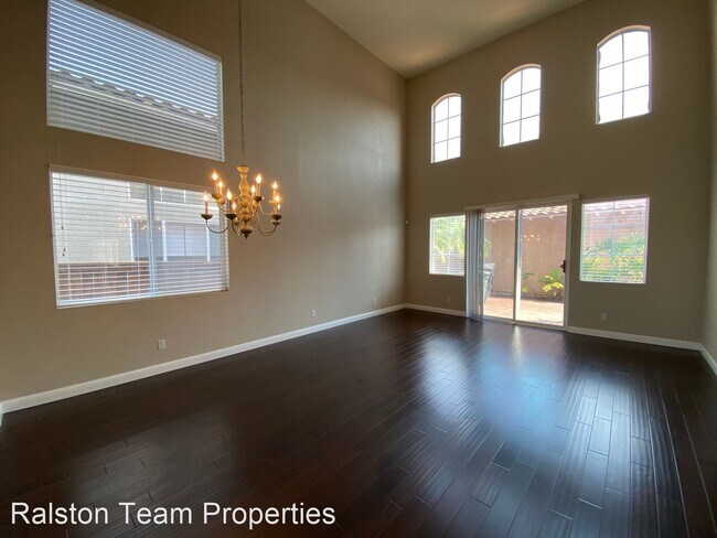 Foto del edificio - 5 br, 3 bath House - 1833 Meeks Bay Dr