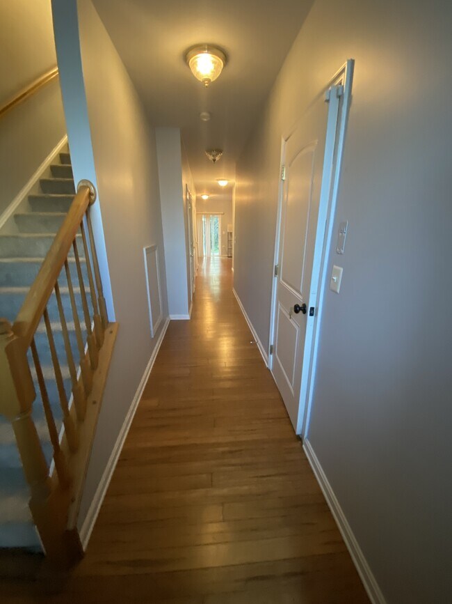 Building Photo - 123 Swearingen Way