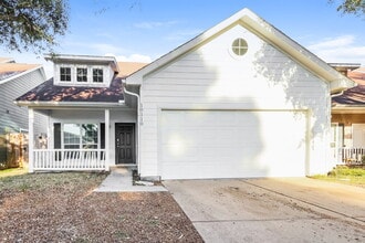 Building Photo - 10110 Berrybriar Ln