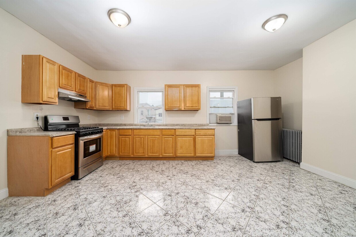 223 Old Bergen Rd Unit 2, Jersey City, NJ 07305 Condo for Rent in Jersey City, NJ