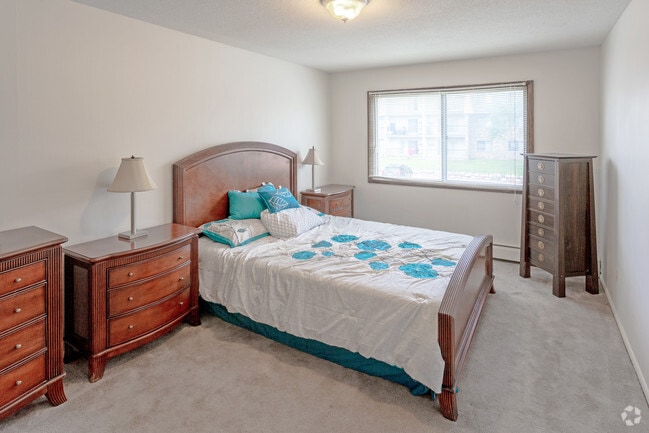 2BR, 1BA - Autumn Ridge Apartments