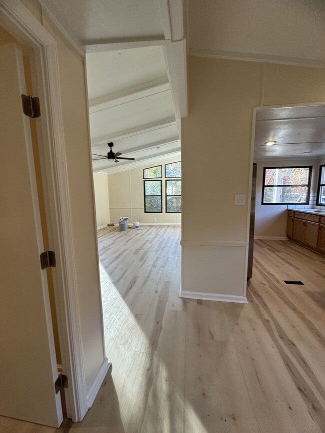 Building Photo - 2717 Hayes Dr