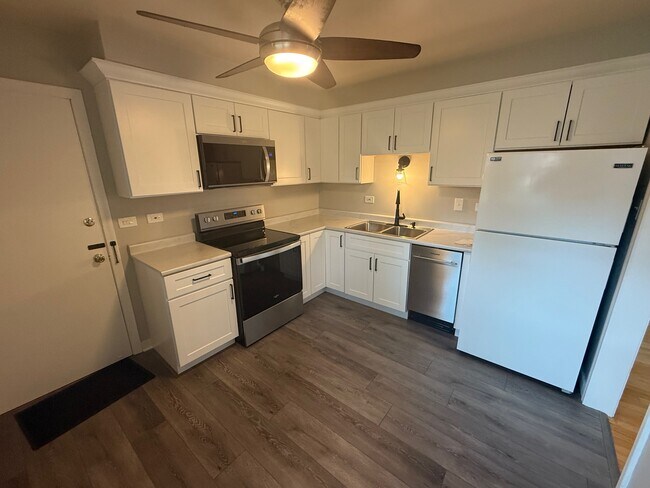 Kitchen - 10351 Milford St