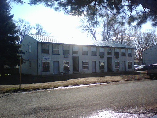 Building Photo - 1104 Swan Ave
