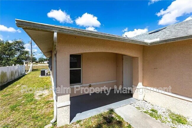 Foto del edificio - 2130 NE 8th Pl