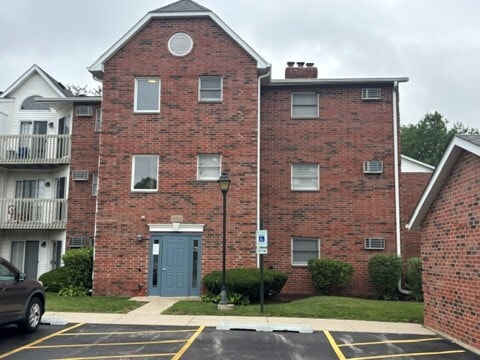 Building Photo - 1354 Cunat Ct