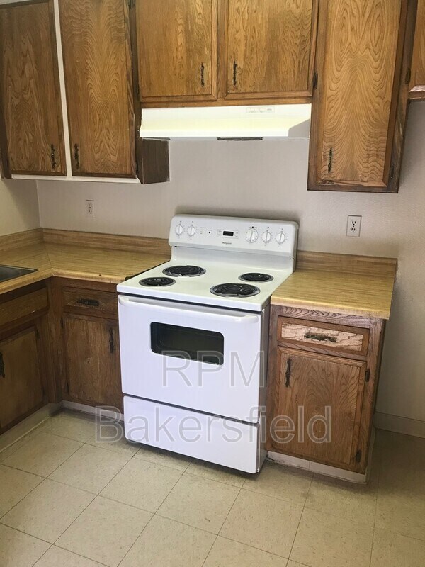 Building Photo - 4301 Tierra Verde St