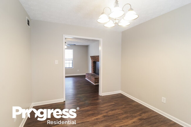 Building Photo - 5285 Brentwood Rd