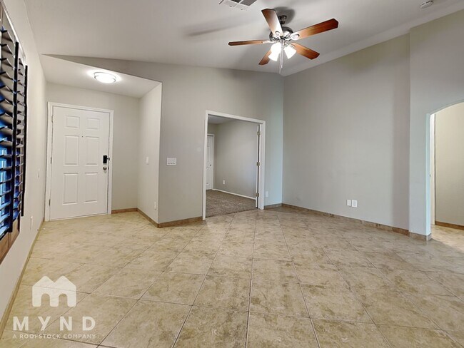 Foto del edificio - 22247 W Hadley St