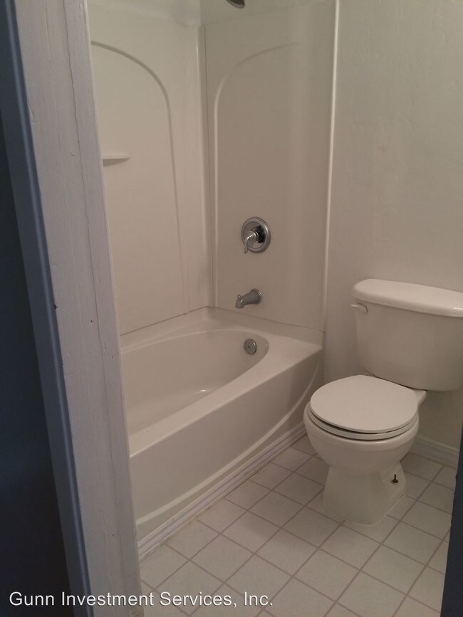 Foto del edificio - 653 Pine Meadows Dr