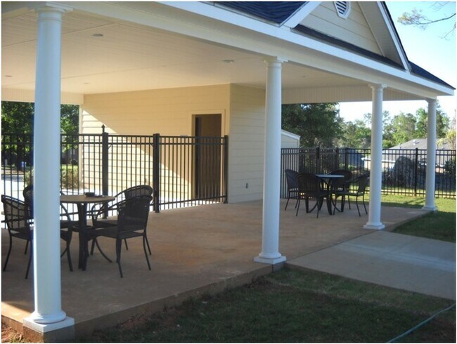 Foto del edificio - 1140 Northlake Dr
