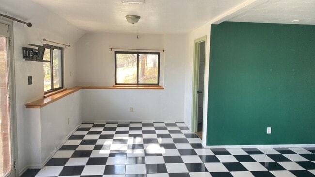 Building Photo - Florissant Home