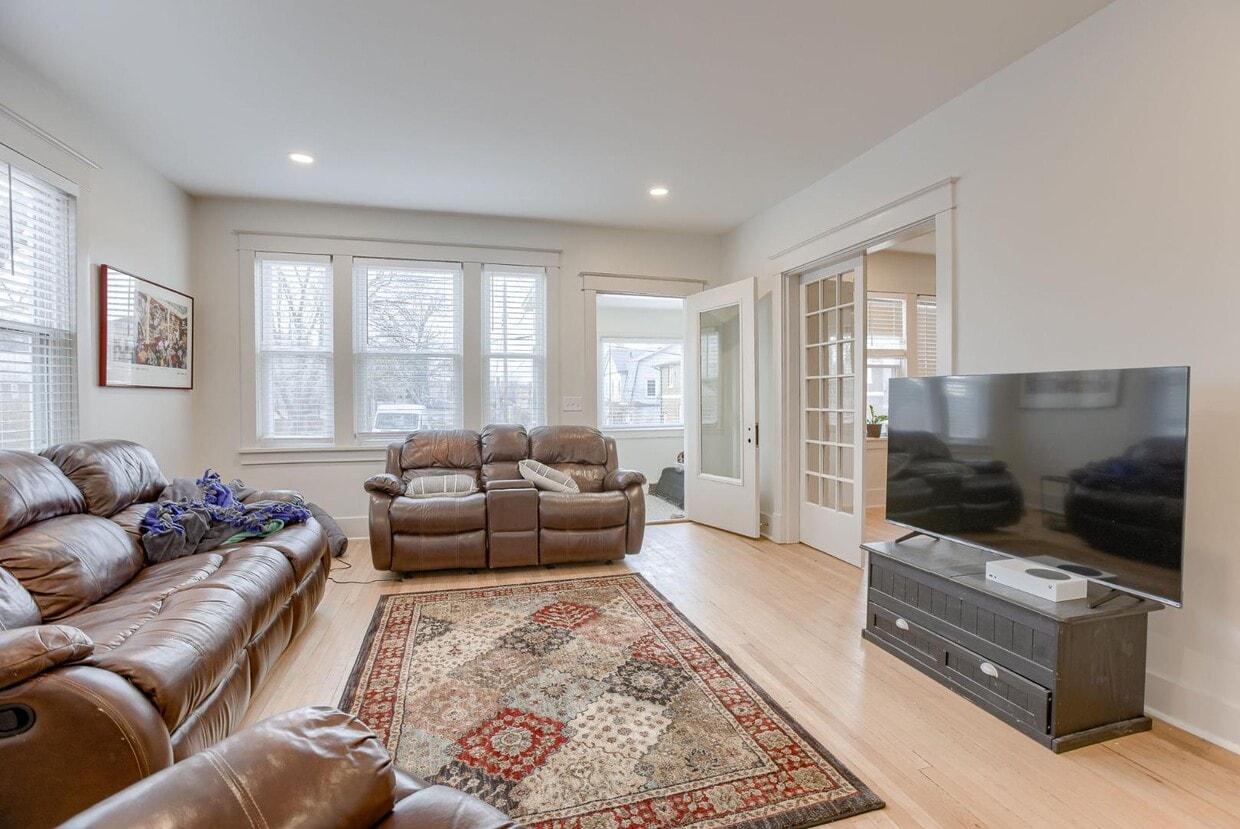 Foto principal - 3820 Chicago St