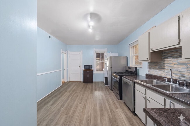 Foto del edificio - 1645 W Beach Ave