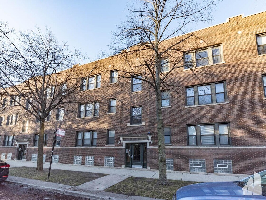 Primary Photo - 1 bedroom in Chicago IL 60657