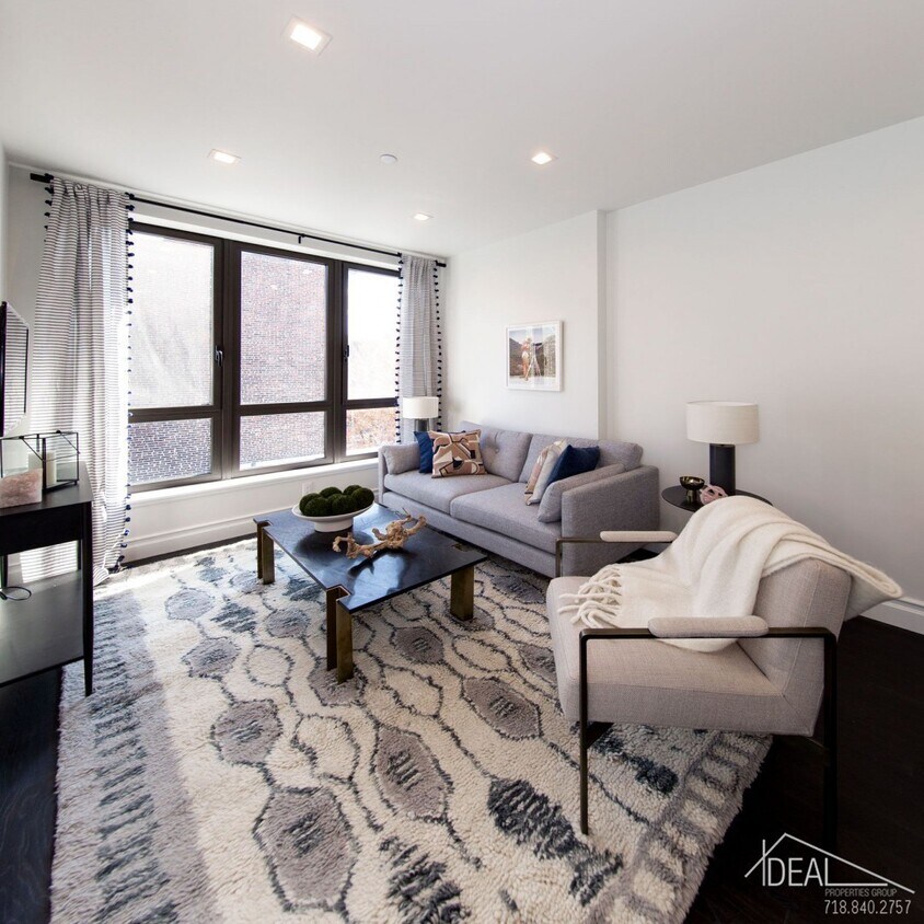 Primary Photo - 127 7th Ave