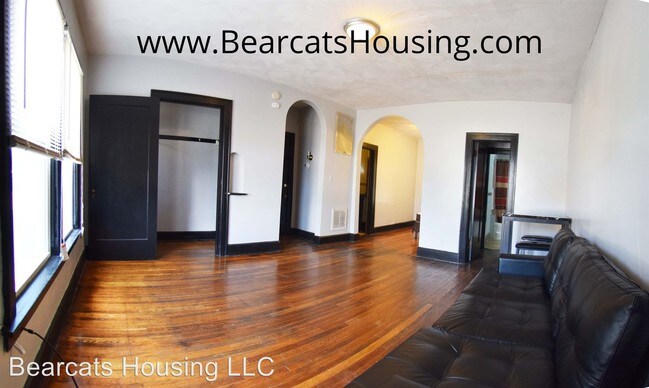 Building Photo - 32 Edwards St