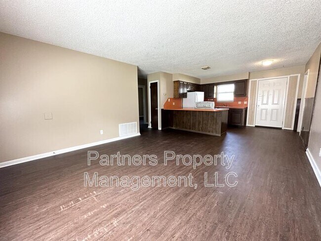 Foto del edificio - 105 Pine Ave