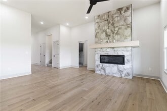 Building Photo - 970 Trestle Ln