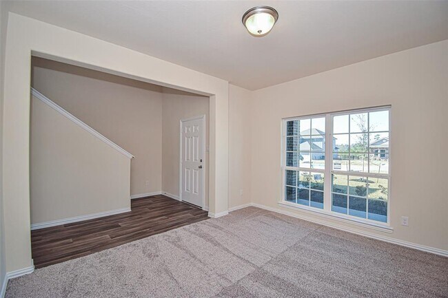 Building Photo - 276 Shoreview Dr