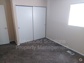 Building Photo - 221-227 S 1500 W