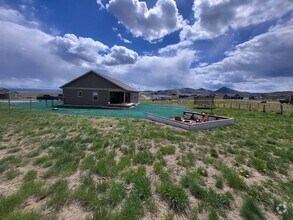 Building Photo - 4 Oregon Trail