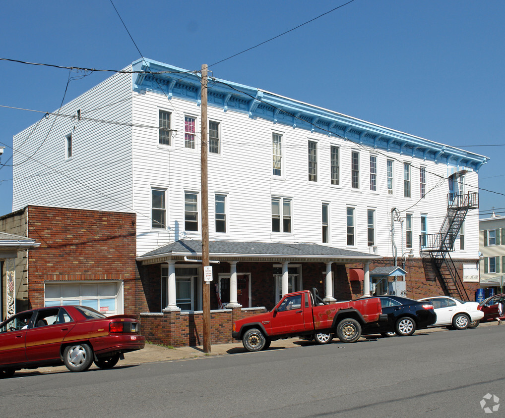 Building Photo - Margie's Coin Laundry