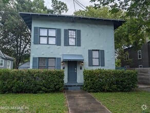 Building Photo - 2703 Myra St